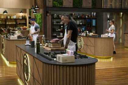 Los participantes, en sus respectivas islas de trabajo