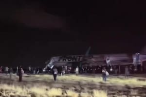 Un avión atropelló y mató a un peatón mientras despegaba en el aeropuerto de Denver
