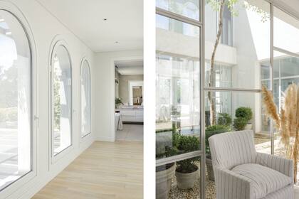 El pasillo que conduce al bao en la planta superior. Der.: Detalle del hall de entrada en la planta baja, otro de los pasillos protagonistas de este recorrido brillante.