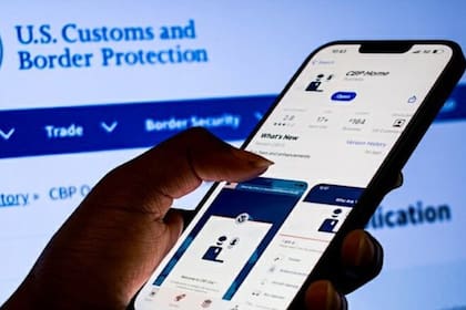 Los pasos para solicitar la autodeportación a través de CBP Home