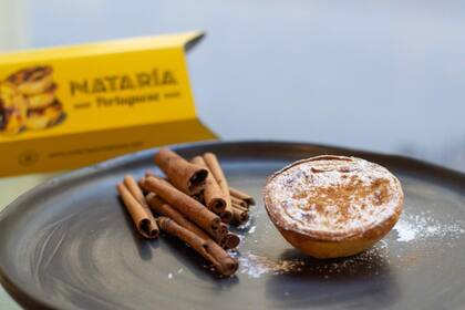 Los pasteles de nata se pueden pedir con azúcar impalpable o con canela