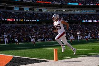 Los Patriots, primer equipo con 10 victorias, enfrentan lesiones antes de su semana de descanso