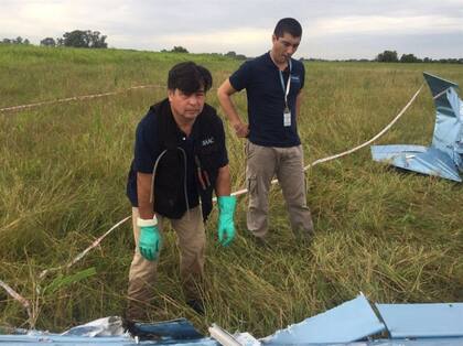 Los peritos de la Jiaac trabajaron ayer en el lugar del accidente
