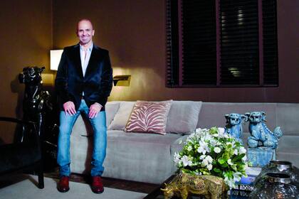 Los perros de Fo que están sobre la mesa pertenecieron a su abuela, Sara Cernadas de Ocampo, y son algunas de sus piezas favoritas