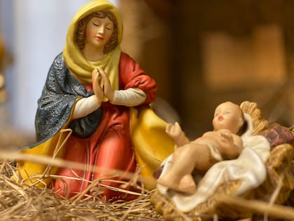 Los pesebres navideños representan el nacimiento del Niño Jesús y son una tradición principalmente cristiana (Pexels/Friar Sergio Serrano, OP)