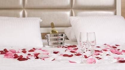 Los pétalos de rosa pueden ser muy molestos de limpiar