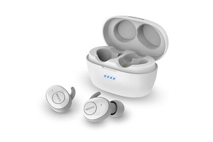 Los Philips UpBeat SHB2505 y el estuche de carga, que puede llevarse en un bolsillo