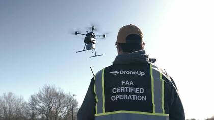 Los pilotos de DroneUp están certificados