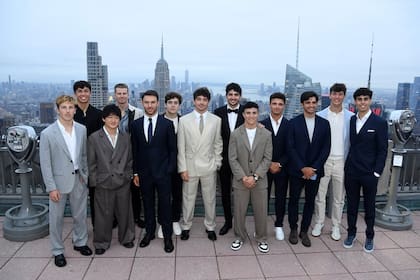 Los pilotos de la Fórmula 1 se reunieron para una de las fotos de la temporada con la ciudad de Nueva York de fondo (Foto: Instagram @f1)