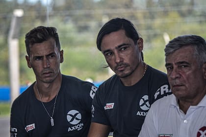 Los pilotos Leonel Pernía, Matías Milla y el director del equipo Alejandro Reggi; Renault no competirá como estructura oficial en 2022, pero se mantendrá bajo la órbita del equipo al que dirige Marcelo Ambrogio.