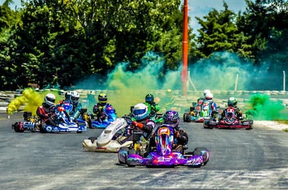 Los pilotos, que mayormente oscilan entre los 7 y los 20 años de edad—aunque se puede empezar a los 5—, ahora complementan la pista con gimnasio y simuladores