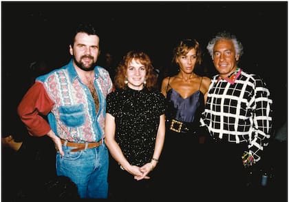 Los Pimpinella y Guillermo Copola en la disco New York City