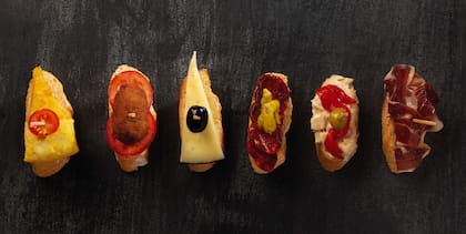 Los pintxos no son sólo una expresión de su gastronomía sino una forma de encuentro social