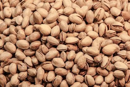 Los pistachos son ricos en ácidos grasos insaturados, conocidos por su capacidad para mejorar los niveles de colesterol en sangre (Foto Pexels)