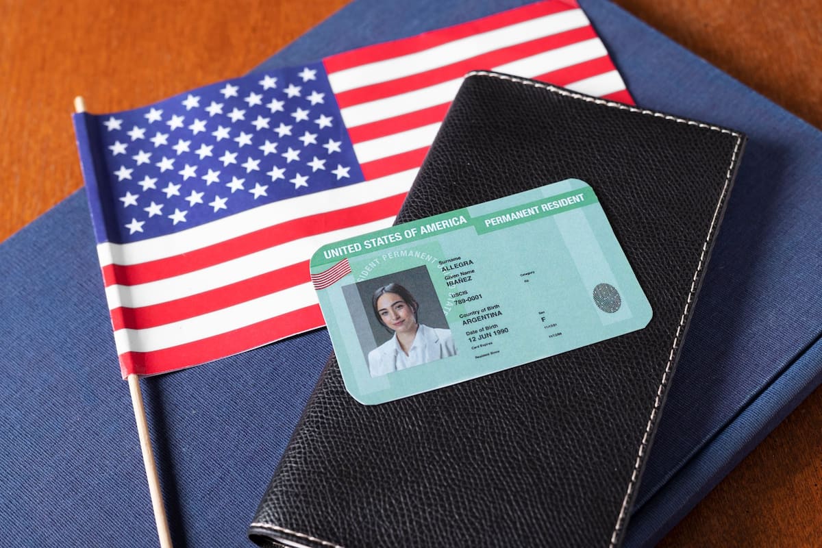 Adiós green cards, el nuevo plan de la Casa Blanca para contratar trabajadores en EE.UU.: “La tarjeta dorada que viene”