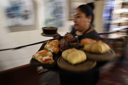 Los platos que se ofrecen son tradicionales y porteños