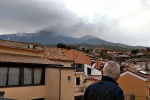 Las imágenes del volcán Etna que muestran que tiene “actividad explosiva”