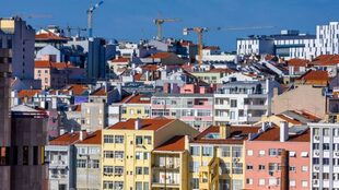 Los precios de la vivienda no paran de crecer en ciudades como Lisboa y Porto.