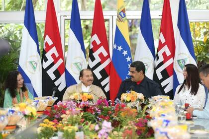 Los presidentes de Chile, Nicolás Maduro, y Nicaragua, Daniel Ortega junto a la vicepresidentas Rosario Murillo y Delcy Rodríguez (Archivo) 