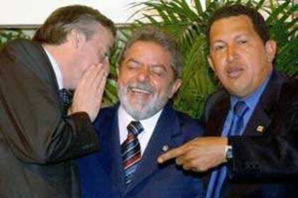 Los presidentes Néstor Kirchner, Lula da Silva y Hugo Chávez, en un momento de distensión en una cumbre del Mercosur