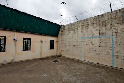 Los presos en este sector están constantemente vigilados por numerosas cámaras dispuestas en los lugares comunes del pabellón