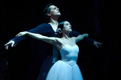 Parente y Olmedo en "Giselle", una imagen del archivo del Teatro Colón, de 2009