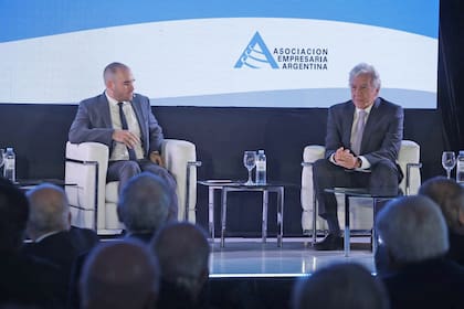 El titular de AEA, Jaime Campos, entrevistó al ministro de Economía, Martín Guzmán