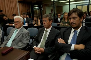 El exjefe de la Policía Federal Rubén Santos se entregó y quedó preso