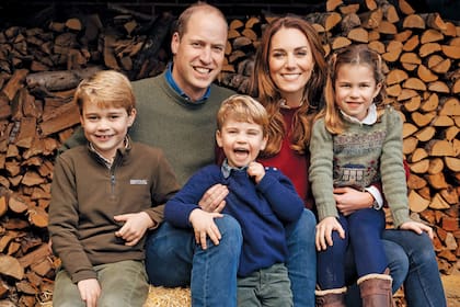 Los príncipes Guillermo y Kate con sus hijos Jorge, Charlotte y Luis