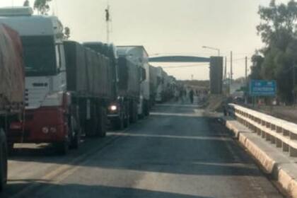 Los productores permiten que el transporte de carga pueda circular