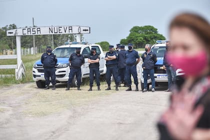 El acceso al campo Casa Nueva que pertenece a Las Margaritas está bloqueado por la policía 