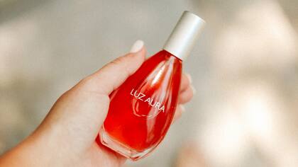 Los productos de Universo Garden Angels, incluidos los perfumes, embellecen el aspecto físico y al mismo tiempo equilibran mental y espiritualmente.