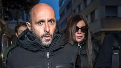 Los propietarios del bar, Jacques y Jessica Moretti, han sido acusados por las autoridades de homicidio involuntario por negligencia