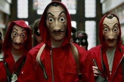 Los protagonistas de "Casa de Papel" con los trajes característicos de la serie