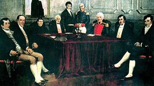 La Primera Junta de Gobierno fue presidida por Cornelio Saavedra y tuvo como secretarios a Mariano Moreno y Juan José Paso y de vocales a Manuel Alberti, Manuel Belgrano, Juan Larrea Miguel de Azcuénaga, Domingo Matéu y Juan José Castelli.