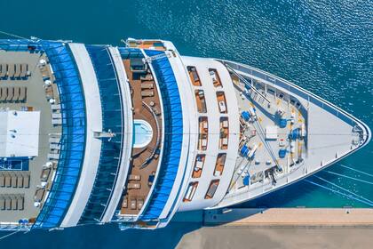 Los protocolos incluyen distancia social, reducción de pasajeros y cambios en los entretenimientos, entre muchos otros puntos