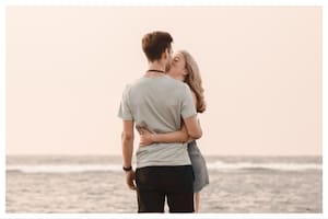 Los psicólogos definen al enamoramiento como una etapa inicial de la relación caracterizada por una atracción intensa, una idealización del otro y una fuerte activación emocional