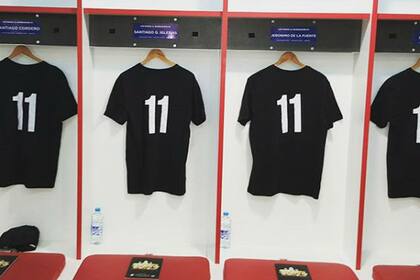 El vestuario de los Pumas, con las camisetas especiales en homenaje a Lomu