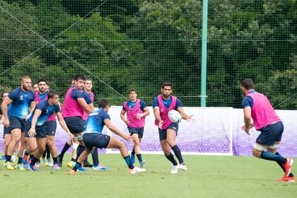 Los Pumas, durante uno de los ensayos para el estreno del sábado en Tokio