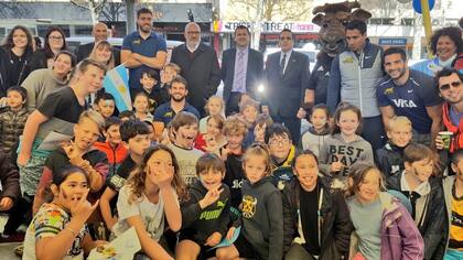 Los Pumas y un momento distendido antes del gran choque