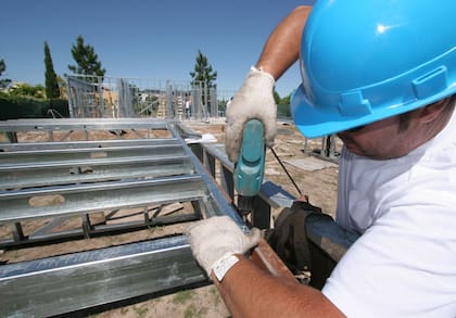 Los que defienden este sistema sostienen que implica ahorros en mano de obra, por la menor duración de los trabajos.