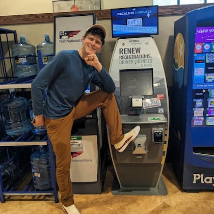 Los quioscos de autoservicio están ubicados en tiendas como Harris Teeter, Carlie C's y Publix (Instagram/@thehometownholler)