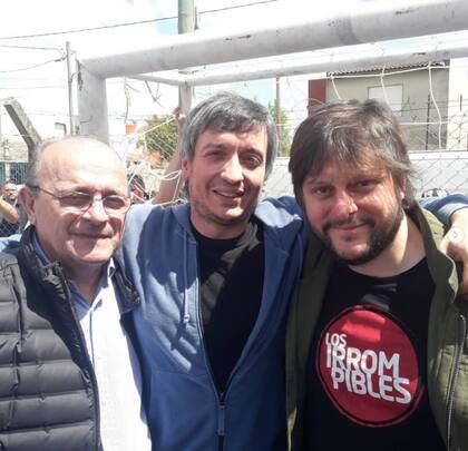 Los radicales Leopoldo Moreau y Leandro Santoro, con Máximo Kirchner