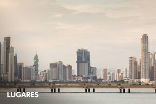 Combina rascacielos y verde tropical y es una de las ciudades más cosmopolitas de Latinoamérica