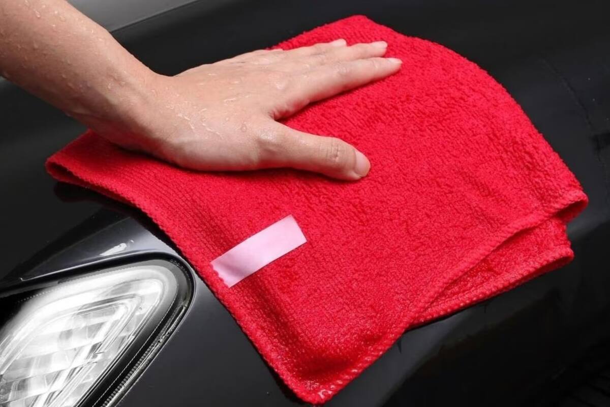 Um truque simples para remover arranhões leves do seu carro Um truque simples para remover arranhões leves do seu carro