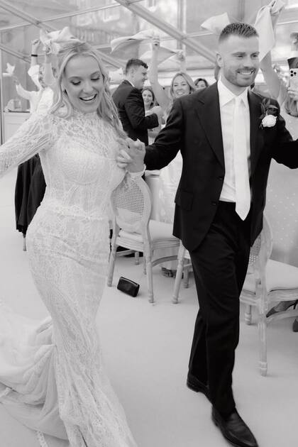 Los
recién casados en una imagen de gran felicidad