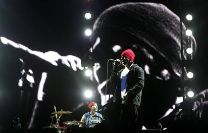 Red Hot Chili Peppers le dedicó una canción al basquetbolista Magic Johnson