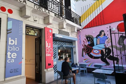 Los refugios climáticos sirven para que los peatones se protejan en caso de golpe de calor