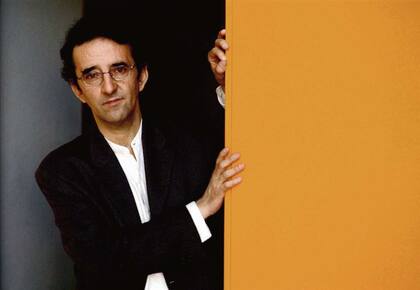 "El territorio de la poesía es el único territorio, junto con el dolor, en donde aún es posible encontrar fórmulas maravillosas", dijo Roberto Bolaño