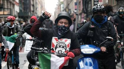 Los repartidores en Nueva York han creado casi un sindicato, algo único entre migrantes de EE.UU.